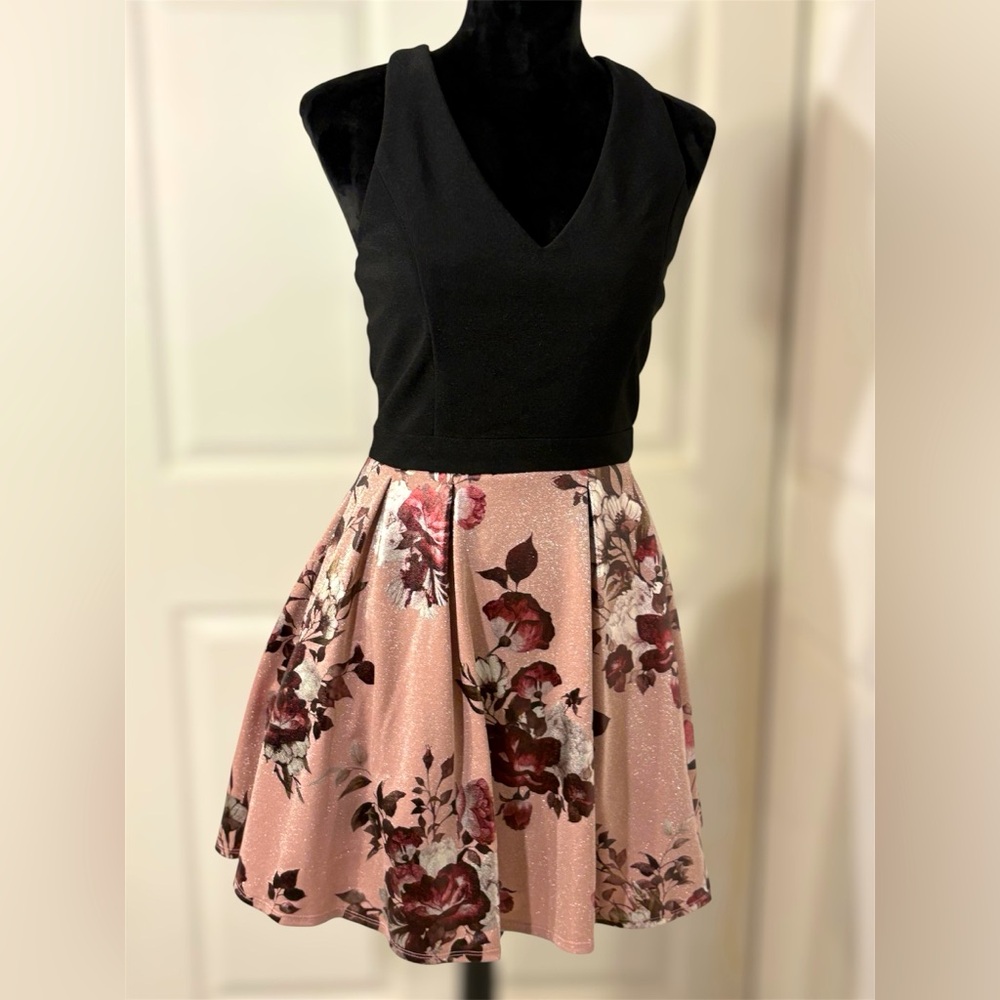 HOMECOMING! Crystal Doll brand size medium HOCO dress